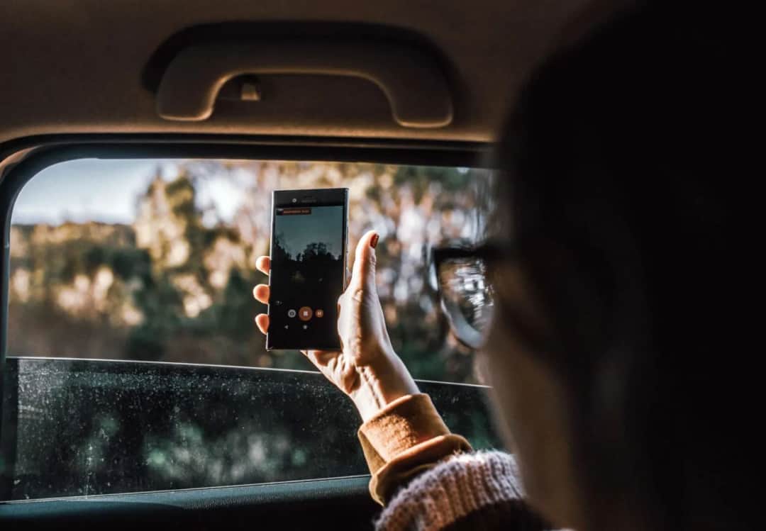 Jak łatwo przesłać zdjęcia z aparatu Sony na telefon przez WiFi - poradnik