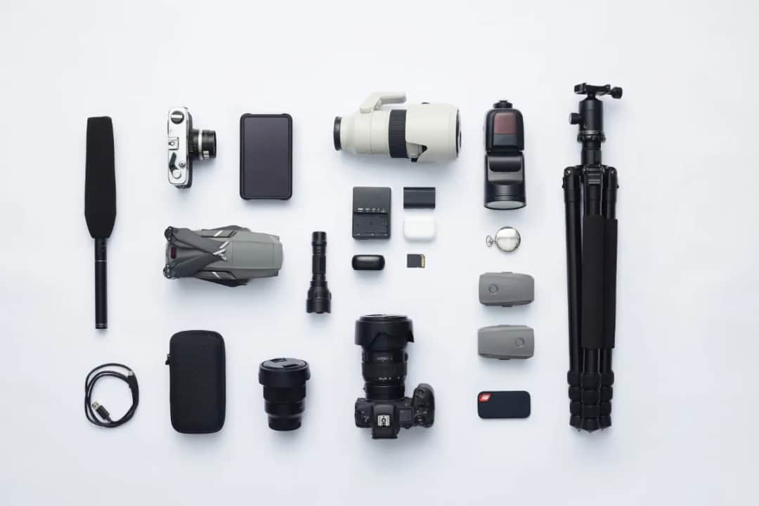 Niezbędne akcesoria do fotografii: jak ulepszyć swoje zdjęcia