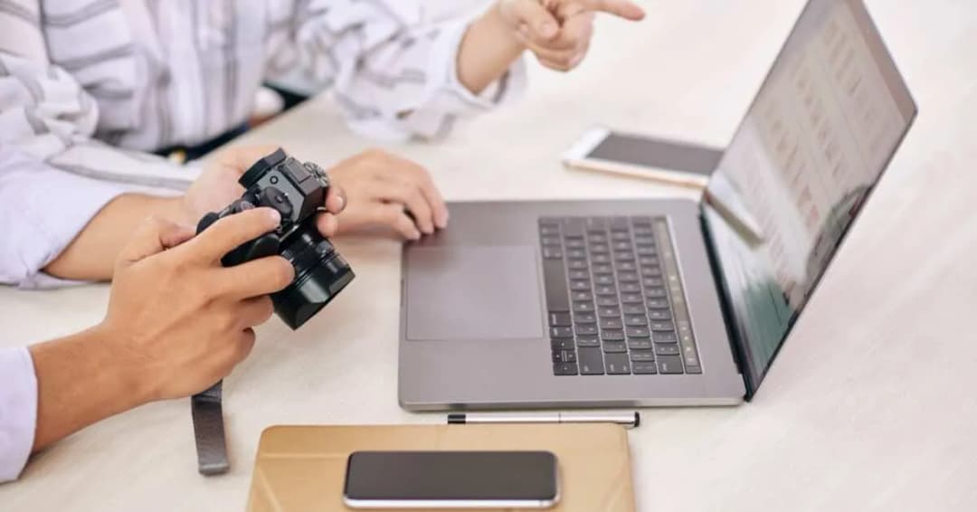 Jak szybko i bez problemów zgrać zdjęcia z aparatu na komputer przez USB