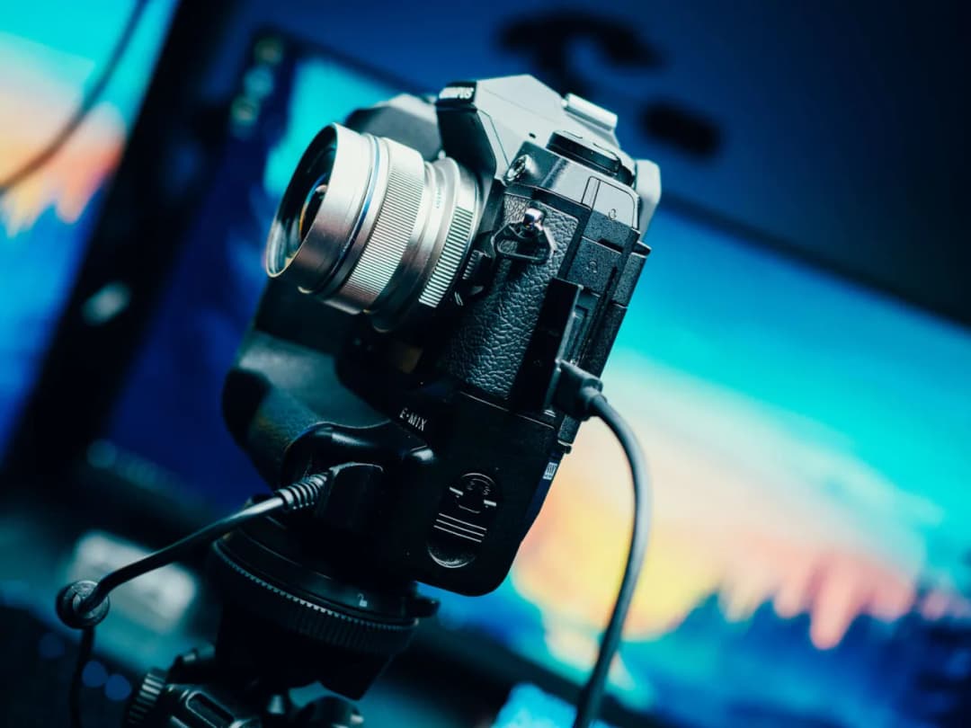 Jak podłączyć aparat do komputera jako kamerę i uzyskać doskonałą jakość obrazu